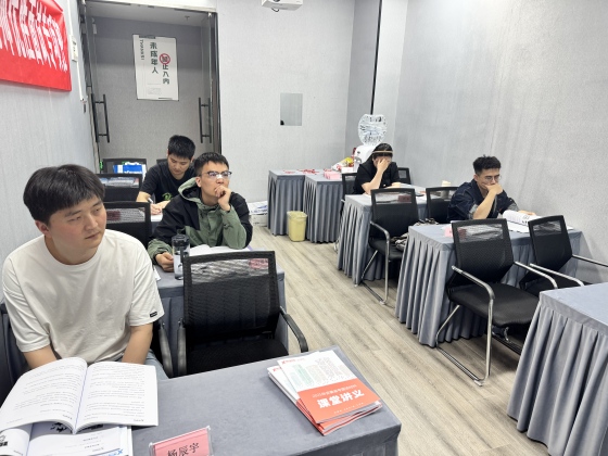 f6fb7991a547af4c4168359be6b424c.jpg?x-oss-process=image/resize,w_560,q_90